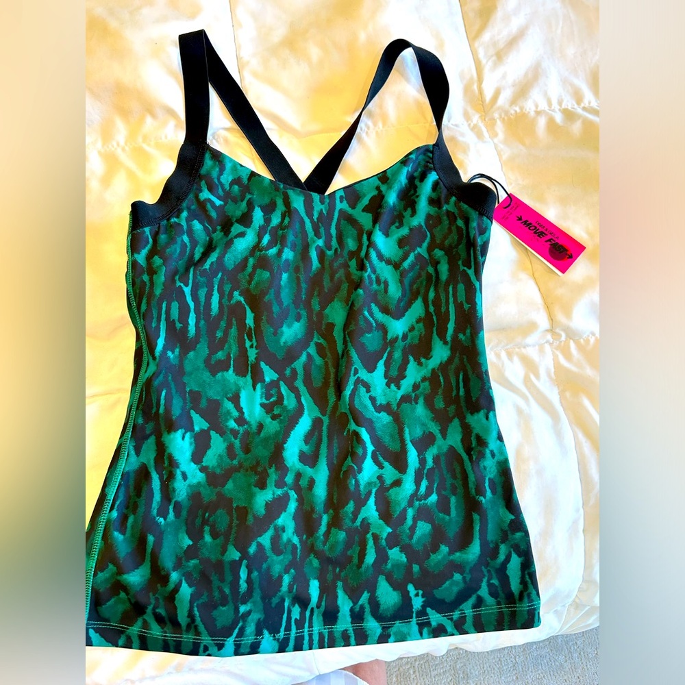 NWT Pam & Gela top